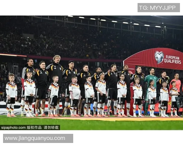 足球明星齐聚一堂精彩视频播放引爆球迷热情与欢呼